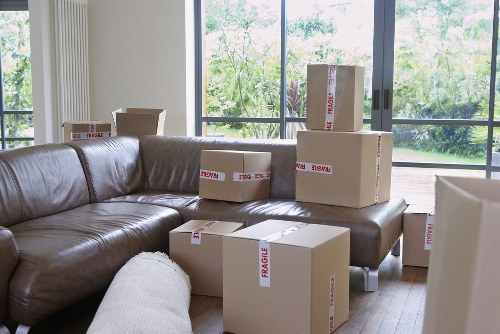 Local moving truck hire for flats and houses in Hounslow